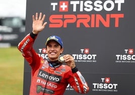Marc Márquez celebra su victoria en el sprint del GP de Alemania.