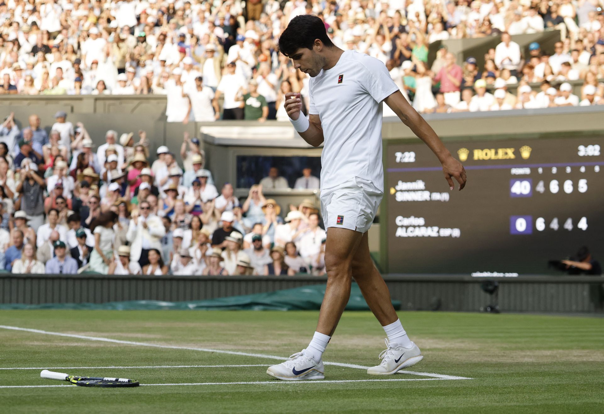 No tuvo su día Carlos Alcaraz, que se dejó el alma en la pista pero no pudo superar a un inabordable Jannik Sinner.