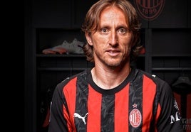 Luka Modric ya es uno más en el Milan.