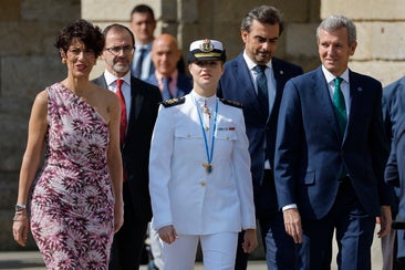 Leonor de Borbón, acompañada del presidenta Rueda y la ministra Saiz.