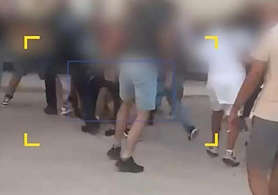 Las imágenes del vídeo corresponden a la paliza que el joven de 16 años recibió el pasado viernes en Torre Pacheco.