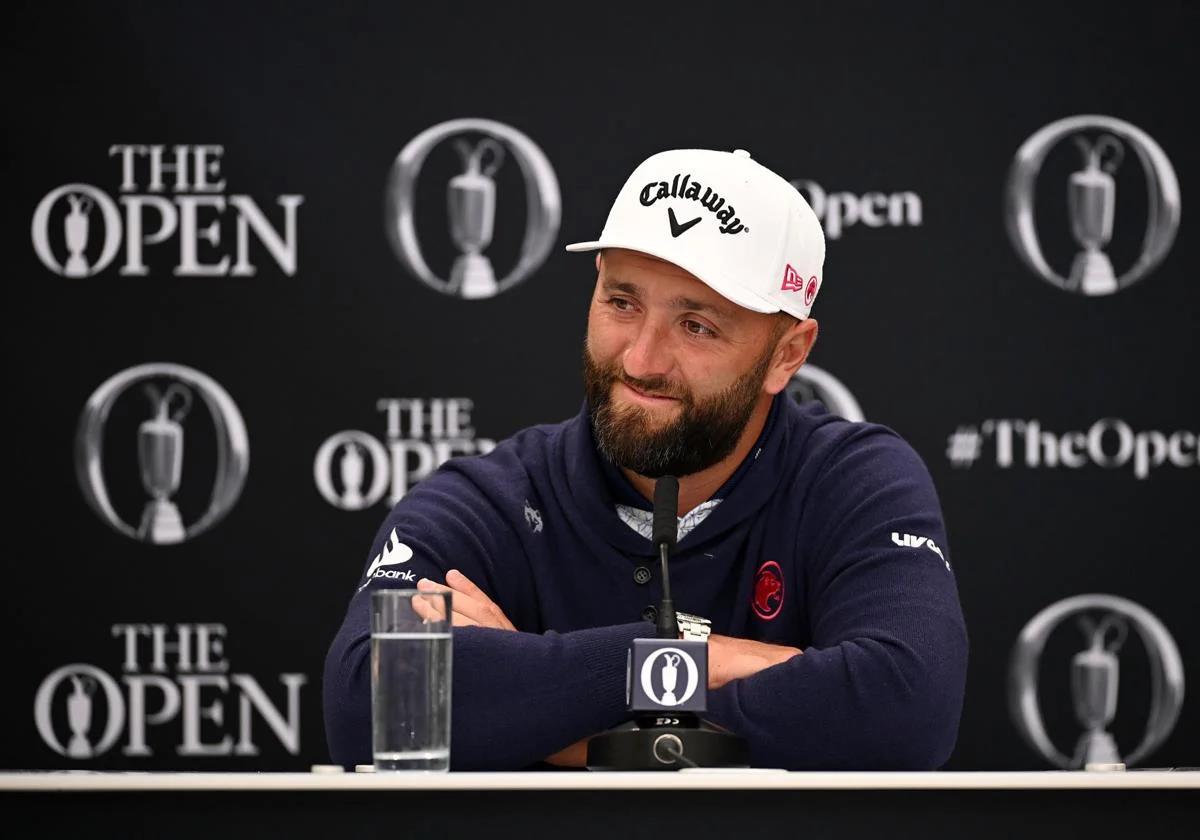 Jon Rahm, sonriente y relajado, en la rueda de prensa previa al torneo.
