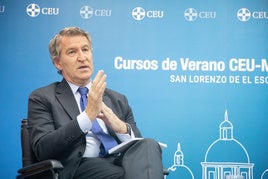 Alberto Núñez Feijóo durante su intervención en los cursos de verano de El Escorial.