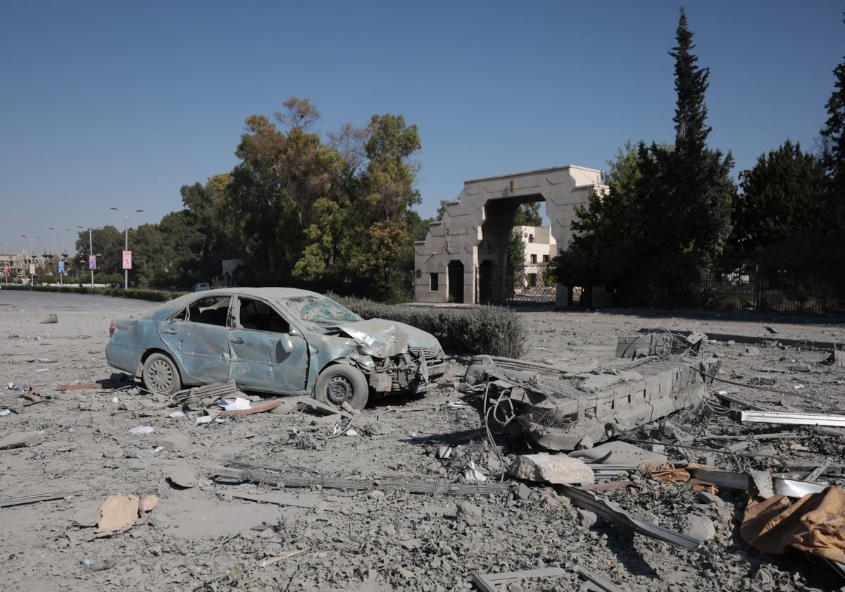 Imagen del Ministerio de Defensa de Siria tras el bombardeo israelí.