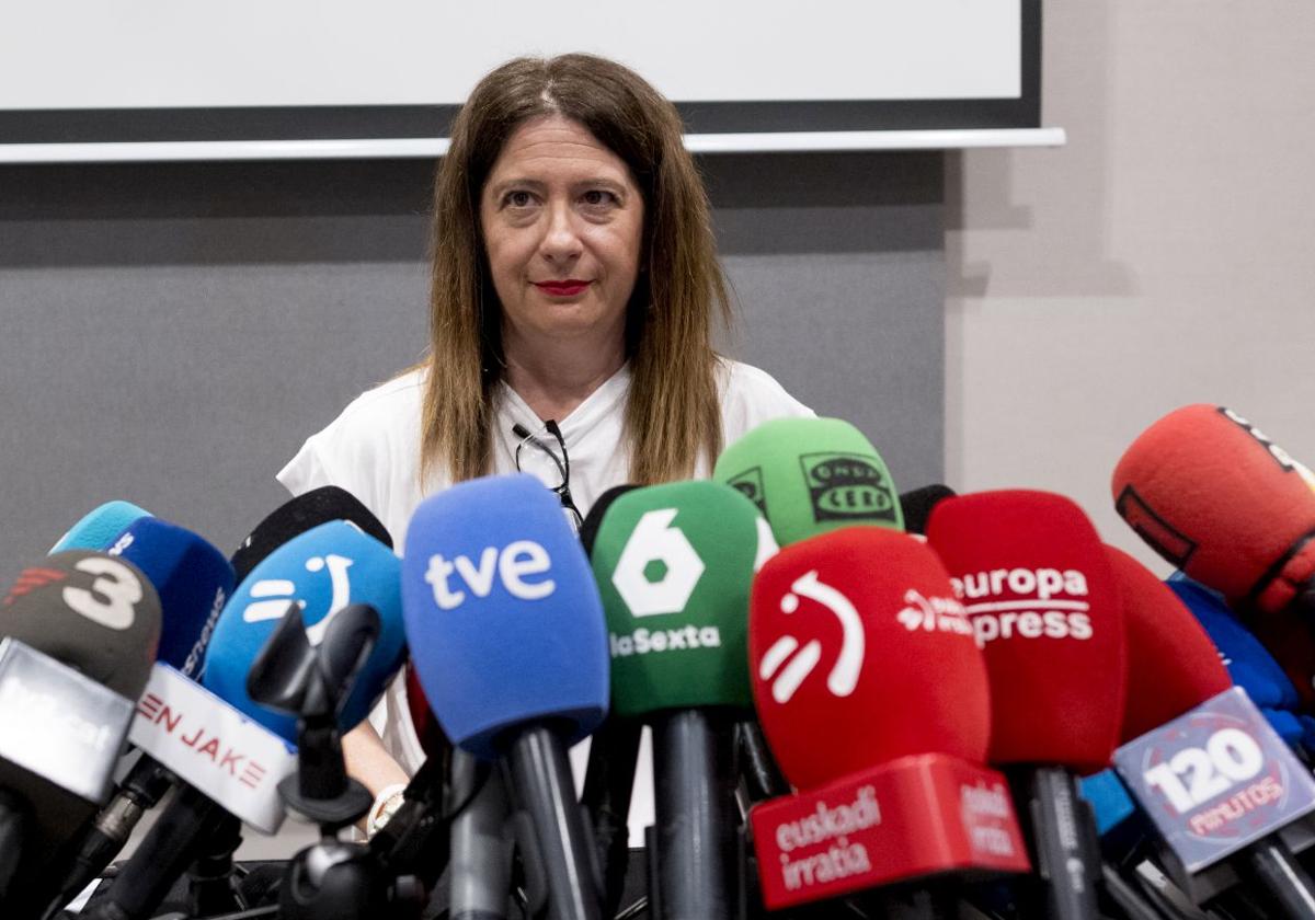 Leire Díez ante los medios