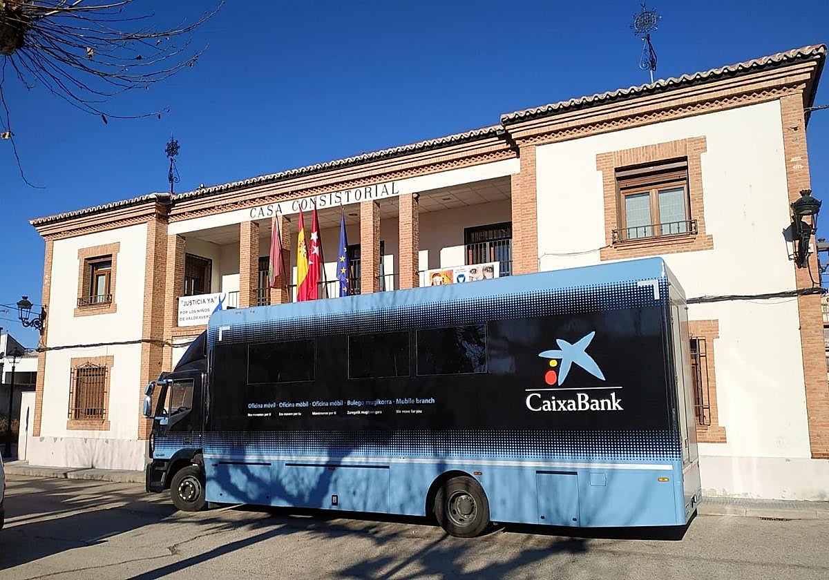 La población sin punto de acceso a efectivo se reduce a la mitad en tres años