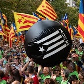 Decenas de personas durante la manifestación de ACN por la Diada, a 11 de septiembre de 2024, en Girona