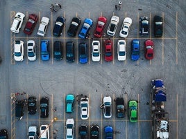 Los españoles renuncian a la propiedad: el renting ya copa uno de cada cuatro coches