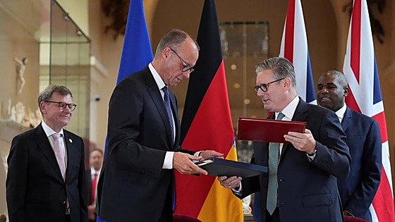 Mutua defensa, un misil de largo alcance, modernos blindados... Las claves del primer acuerdo entre Londres y Berlín desde la II Guerra Mundial