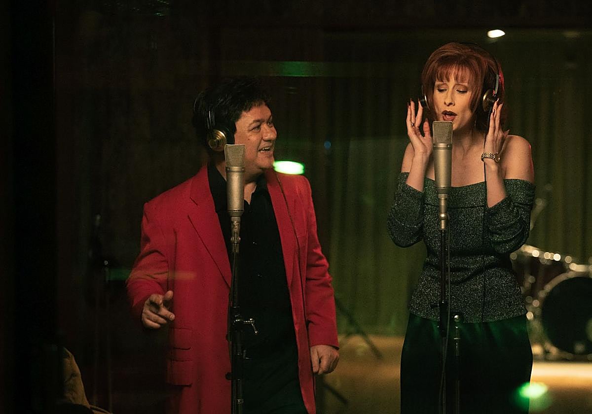 Secún de la Rosa e Ingrid García-Jonsson como Leonardo Dantés y Tamara.