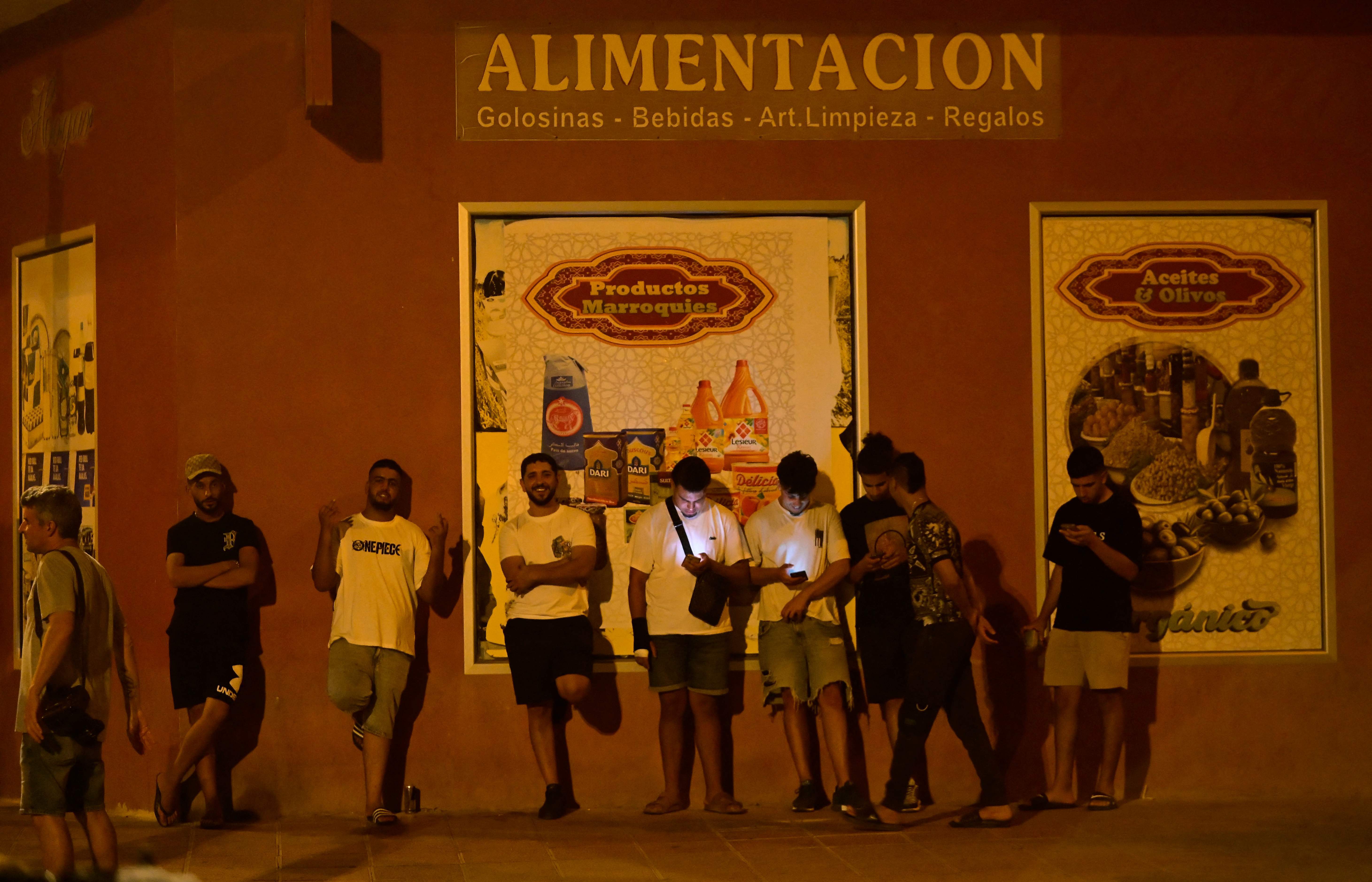 Imagen secundaria 1 - Noches de altercados en las calles de Torre Pacheco