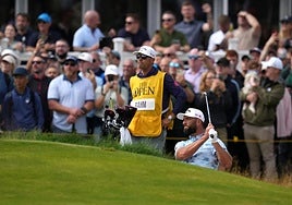 El de Barrika se encontró mas cómodo con el driver, se dejó mejores opciones con los hierros y por fin embocó putts, pero no le bastó.