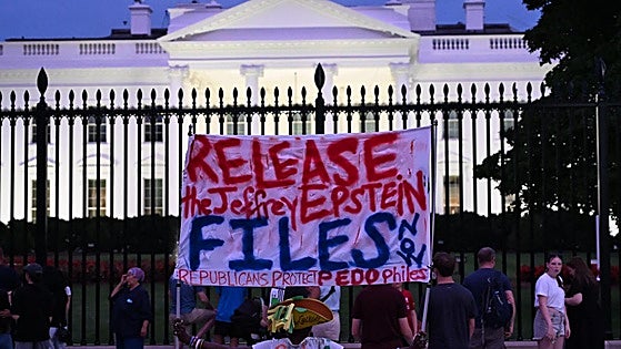El silencio de Trump sobre el 'caso Epstein' le enfrenta ya a su propio Gobierno