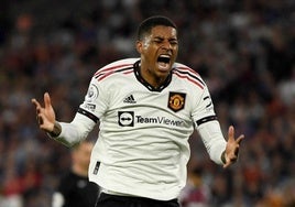 Marcus Rashford desesperado tras fallar una ocasión clara de gol.