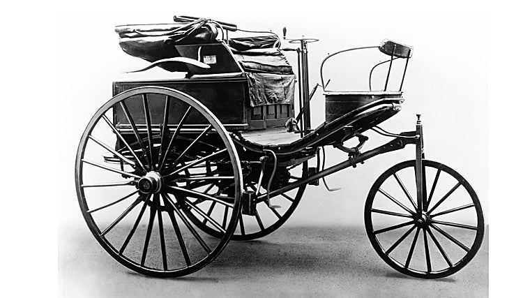 El Museo de Historia de la Automoción de Salamanca inaugura la exposición «Mercedes. La estrella»