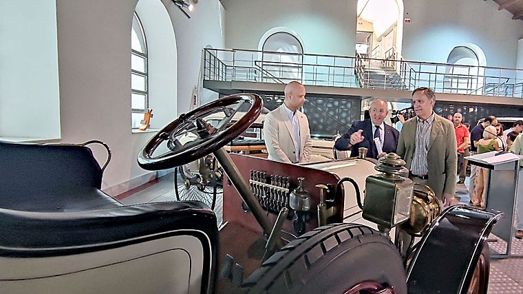 El Museo de Historia de la Automoción de Salamanca inaugura la exposición «Mercedes. La estrella»