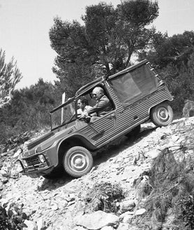 Imagen secundaria 2 - Méhari: From the Beach to Dakar, a Citroën Icon Made of Plastic