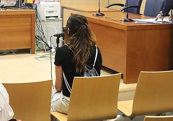 La acusada de intentar asesinar a su bebé tras incendiar un juguete en la cuna donde dormía