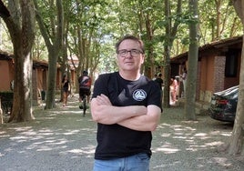 José Luis Rubio en su camping Valle del Jerte (Cáceres).