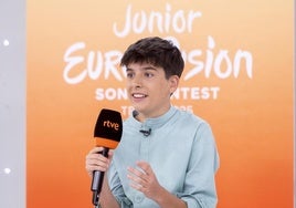 El representante de España en Eurovisión Junior 2025, Gonzalo Pinillos, durante su presentación, en Torrespaña