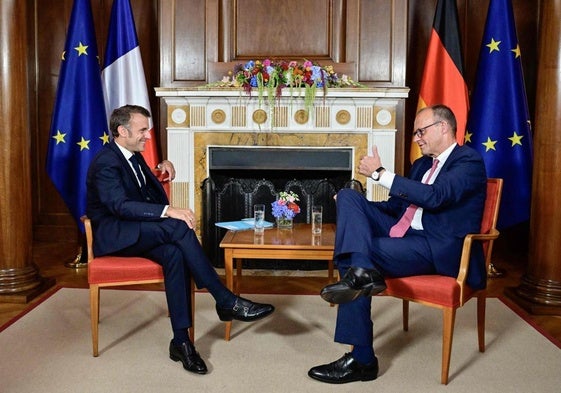 Emmanuel Macron y Friedrich Merz, este miércoles en Berlín.