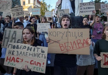 Zelenski arriesga la adhesión a la UE al imponer su control a la oficina anticorrupción de Ucrania