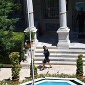 Miembros de una delegación europea abandonan el consulado iraní tras las conversaciones nucleares en Estambul.