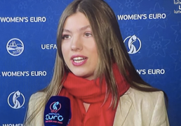 El significado oculto del look de la infanta Sofía en la final de la Eurocopa: por qué ha llevado una bufanda roja