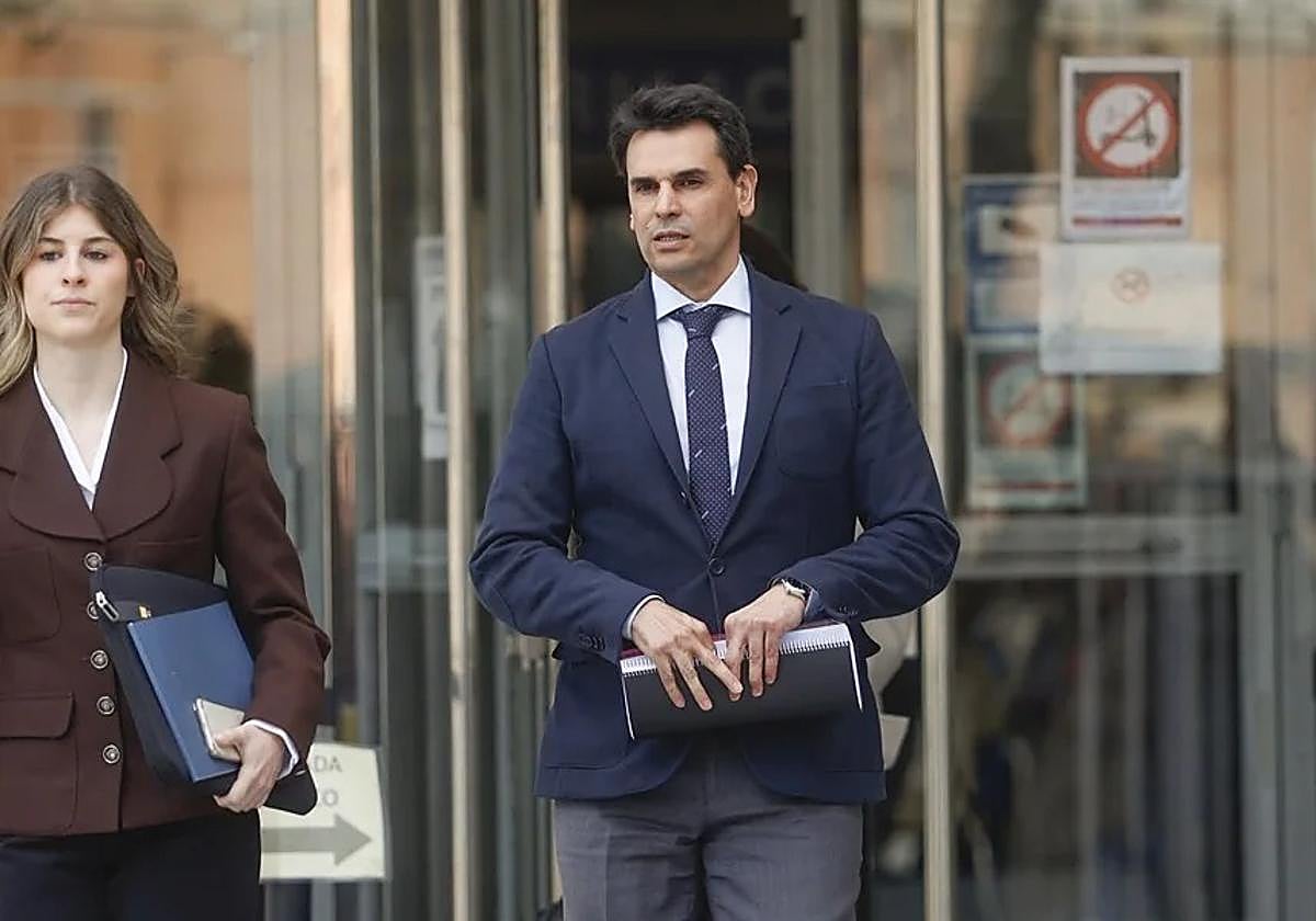 Alberto González Amador