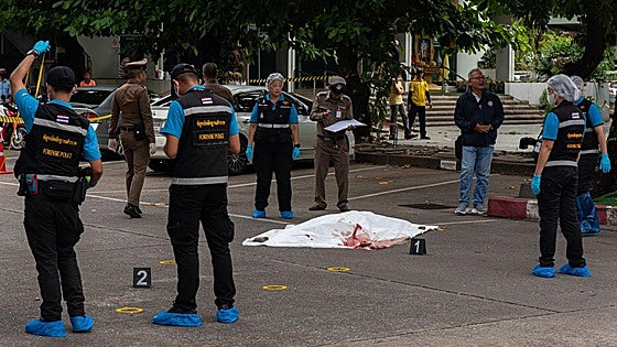 Cinco muertos en un tiroteo en un mercado de Bangkok