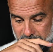 Pep Guardiola, pensativo.