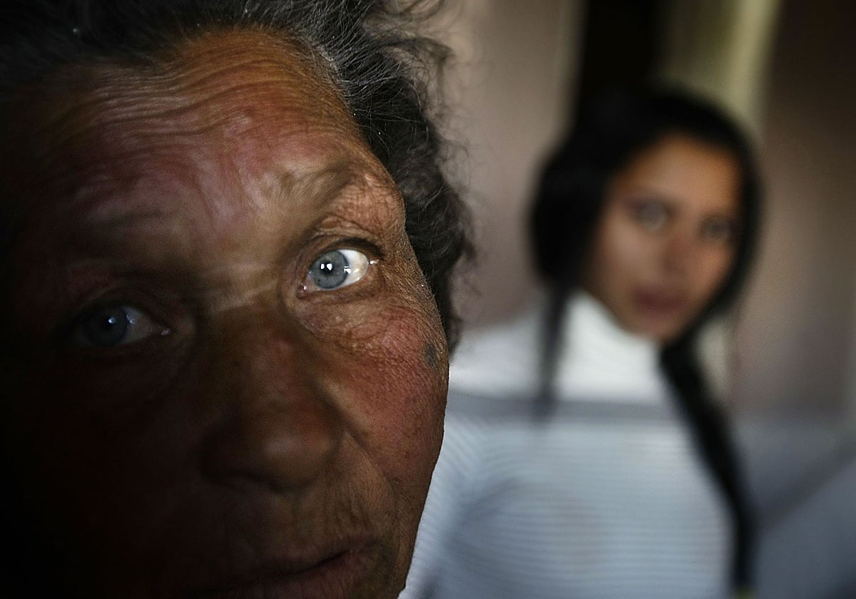 Anciana de un poblado gitano de Alcalá de Guadaira, en Sevilla, en 2011.