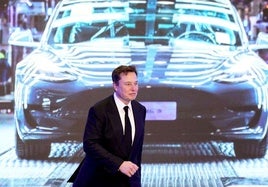 El magnate Elon Musk en la presentación de un modelo de Tesla similar al implicado en este accidente mortal.