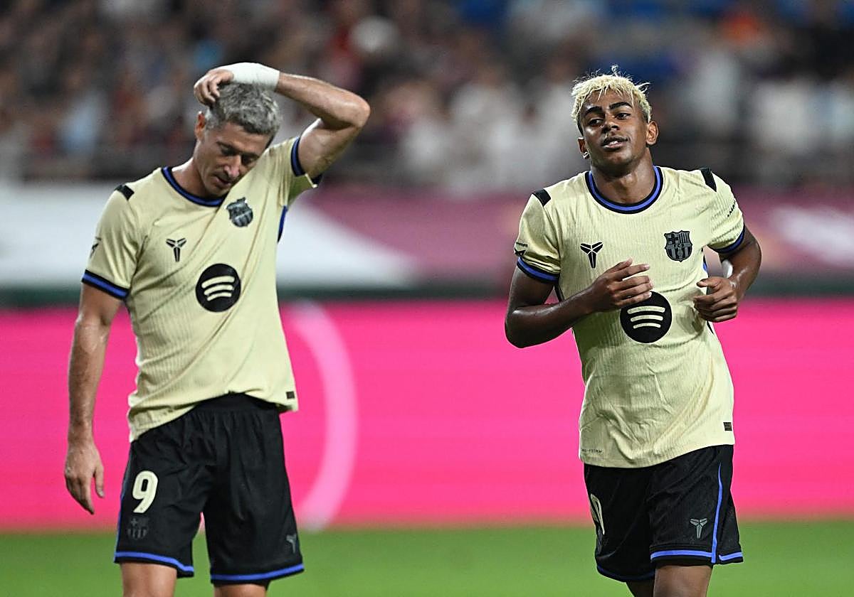 Lamine Yamal y Robert Lewandowski en la gira asiática