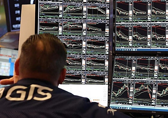 El Ibex rebota y recupera los 14.300 puntos con el impulso de los bancos