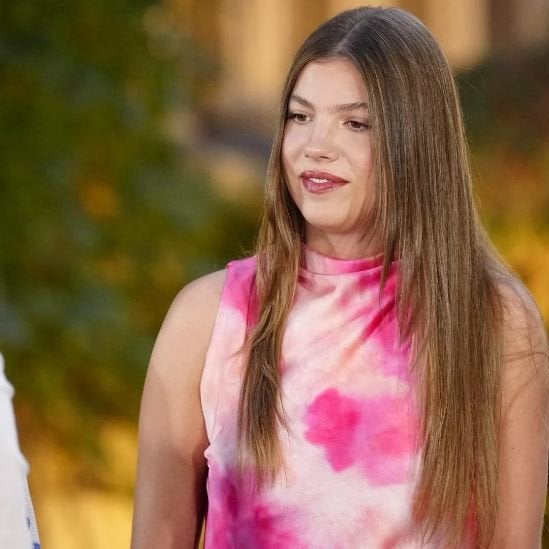 La infanta Sofía, la mejor vestida en Marivent con un vestido de invitada de Zara rebajadísimo: elegante y muy favorecedor