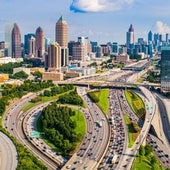 Vista general de parte de la infraestructura viaria que rodea la ciudad estadounidense de Atlanta (Georgia).