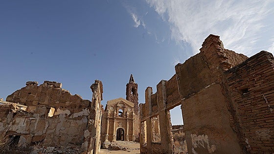 Belchite, espejo de cipreses y de la maldición que persigue a España