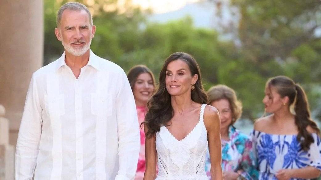 Lo que no se vio de la recepción en Marivent: Letizia sucumbe a la presión, Leonor maravilla y la reina Sofía reaparece, más delgada