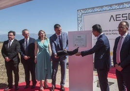 El presidente del Gobierno, Pedro Sánchez, en el comienzo de la construcción de la planta de AESC.