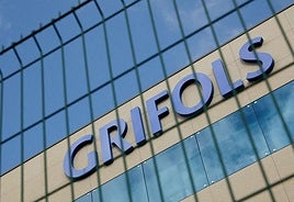 La CNMV multa con 1,4 millones a Grifols por aportar información «inexacta» en sus informes