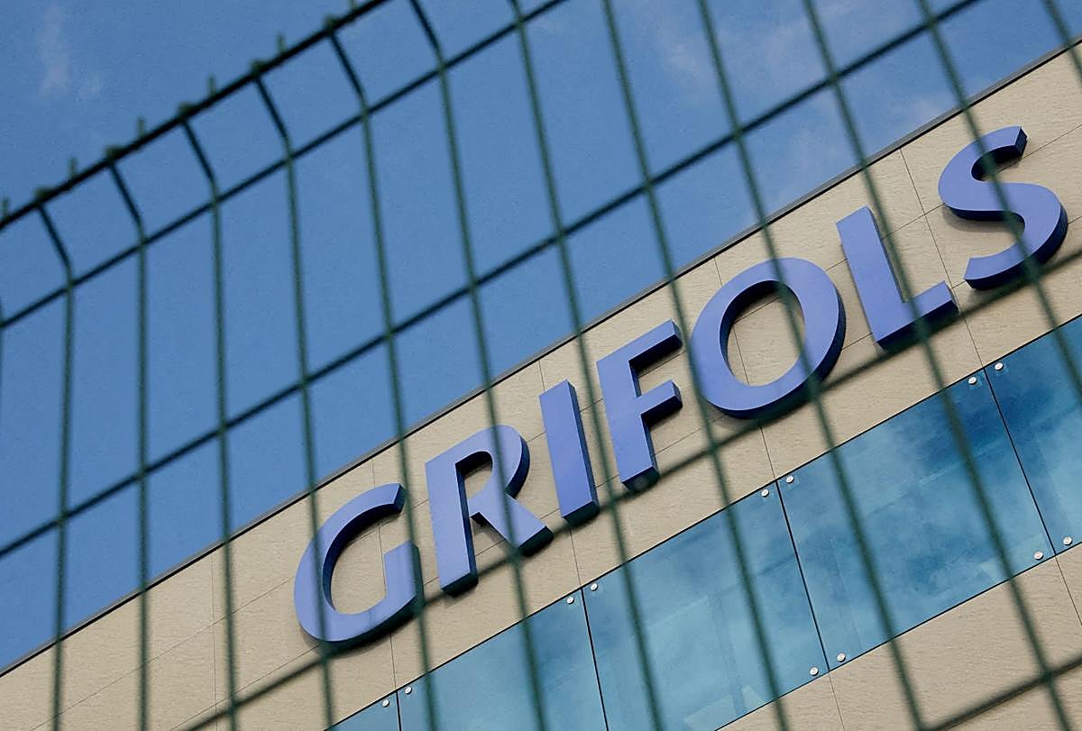 La CNMV multa con 1,4 millones a Grifols por aportar información «inexacta» en sus informes