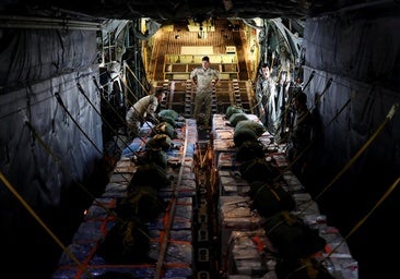 ¿Se lanza comida en mal estado y con carne de cerdo sobre Gaza?