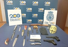 Objetos registrados por la Policía Nacional en la casa de la implicada.