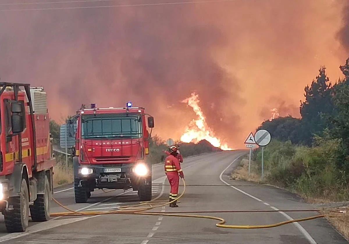 Casas afectadas por el incendio en el pueblo leonés de Las Médulas.