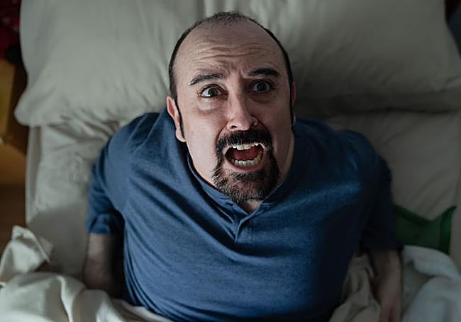 Carlos Areces, como Dámaso, en la tercera temporada de 'Muertos S. L.'.