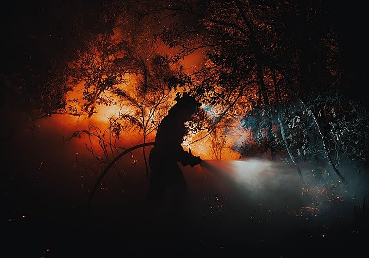 Sigue el mapa de los incendios activos: unas 400.000 hectáreas arrasadas en 2025