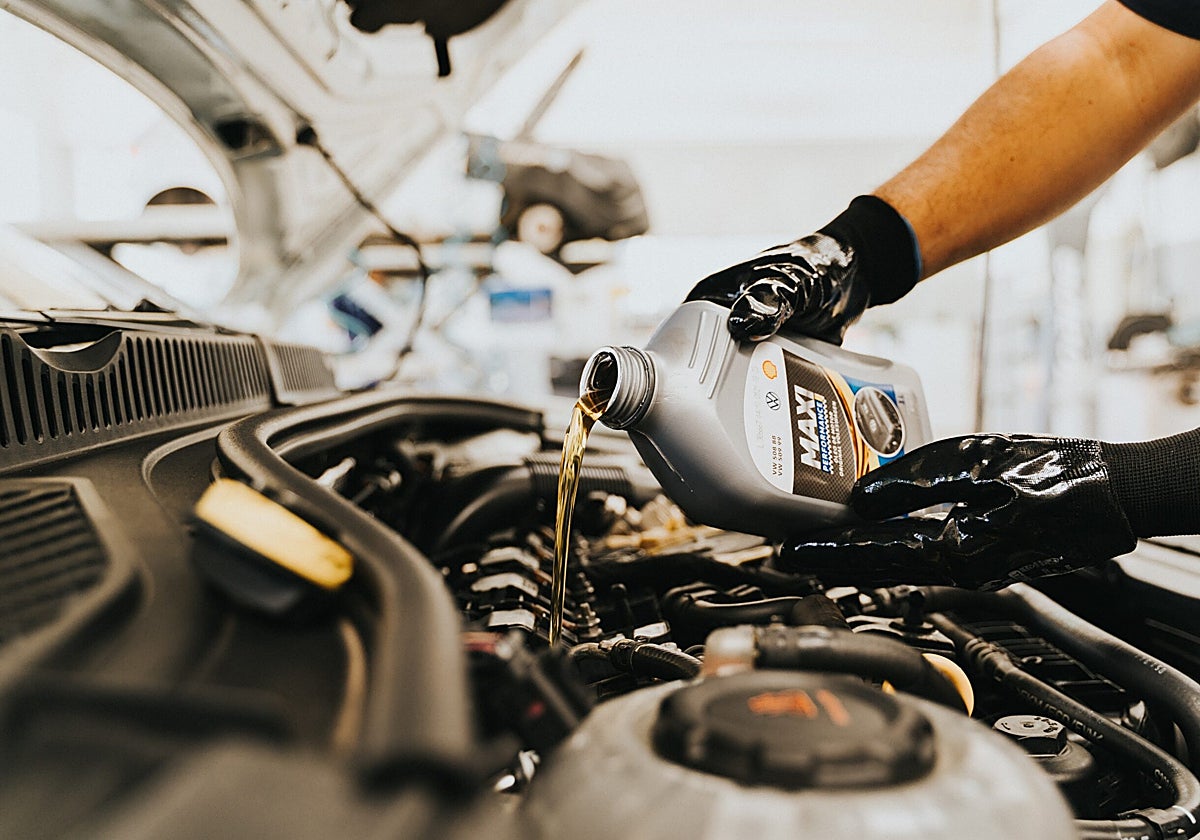 Los cambios de aceite son una de las operaciones más rutinarias para los talleres.
