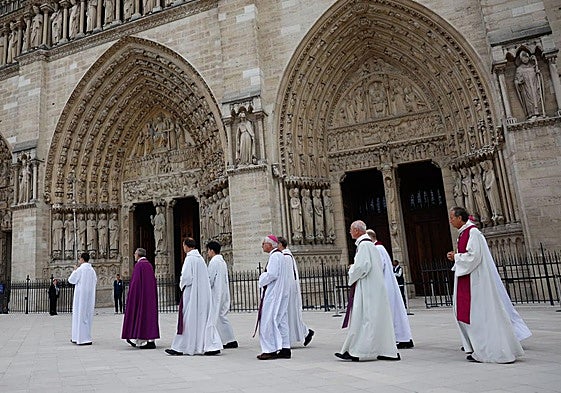 Un grupo de religiosos en París.