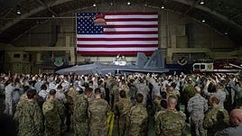 Trump durante una visita a la base Elmendorf-Richardson en 2017.
